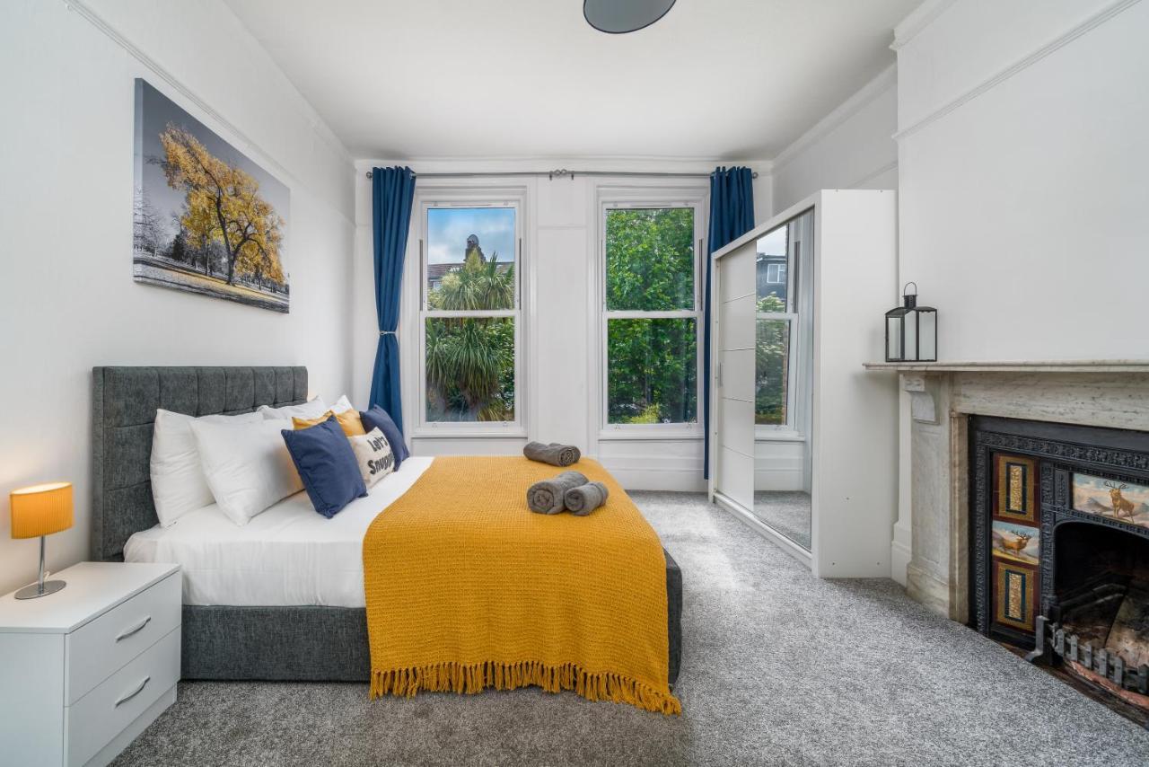 Spacious King Size 1bed Flat In Leafy Suburb Londra
