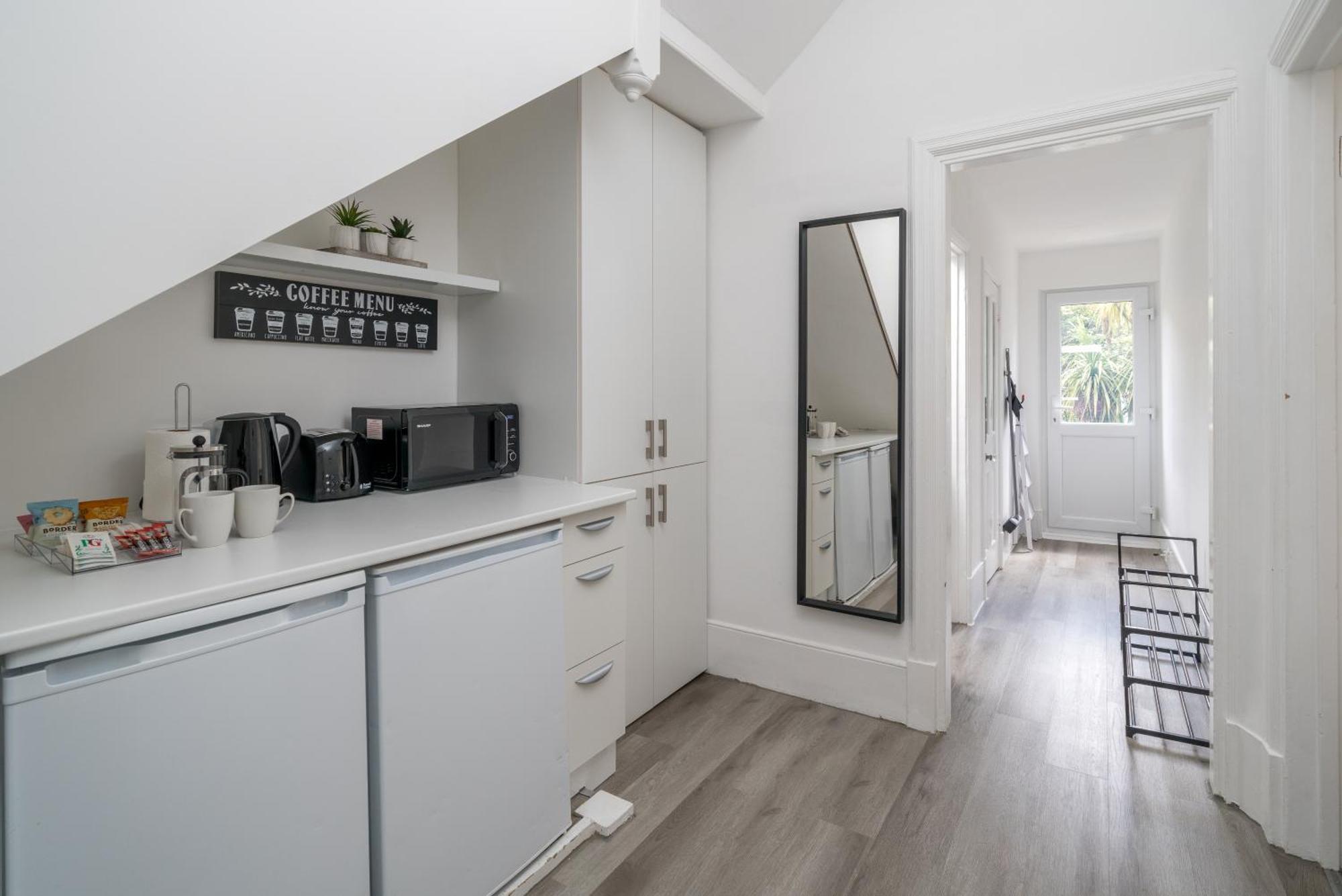 Spacious King Size 1bed Flat In Leafy Suburb Apartament *
